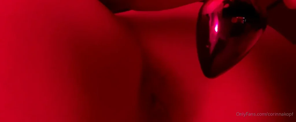 Corinna Kopf Slip it en Buttplug Onlyfans Video