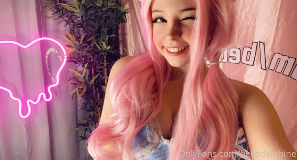 Pink Hair Bunny Belle Delphine follada por detrás de video